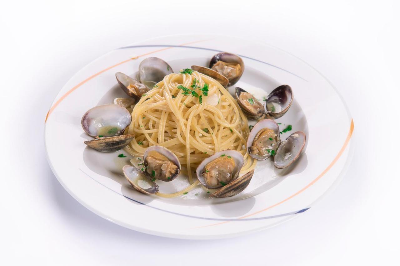 Hotel Ristorante Toscana Alassio Luaran gambar