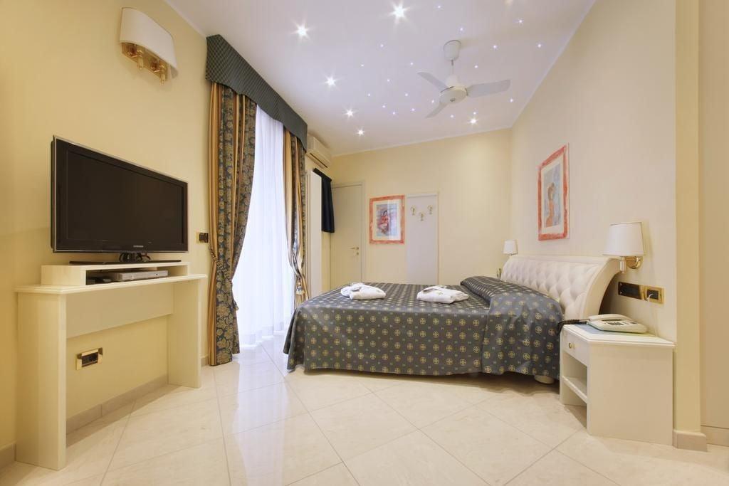 Hotel Ristorante Toscana Alassio Luaran gambar