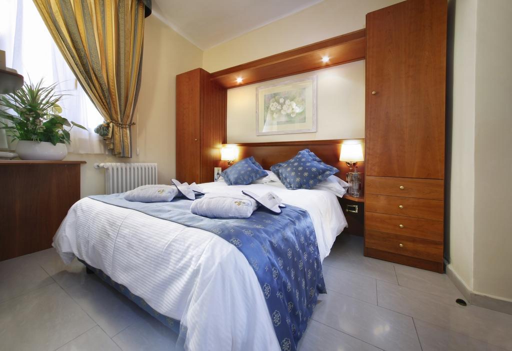 Hotel Ristorante Toscana Alassio Luaran gambar